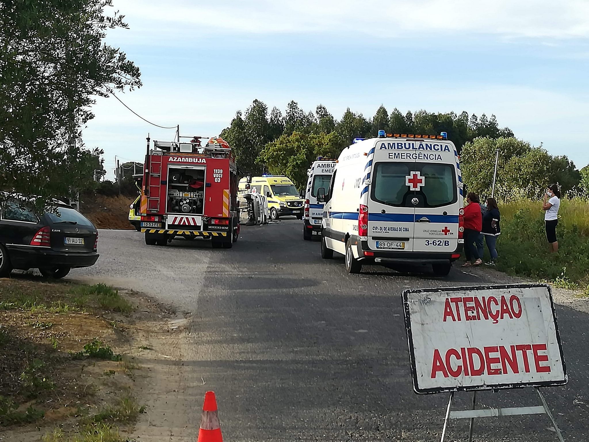 Um Morto E Quatro Feridos Em Colisão Entre Dois Veículos Ligeiros 6983