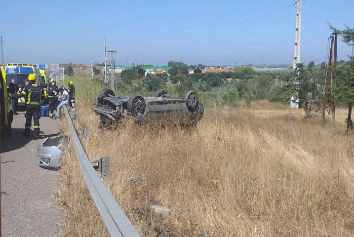 Despiste Aparatoso Provoca Dois Feridos Na Rua O Em Santarém